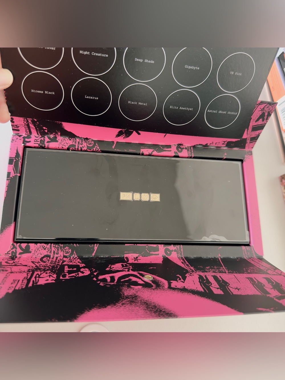 Pat McGrath Mothership III Subversive Eye Shadow Palette - Picture 4 of 12